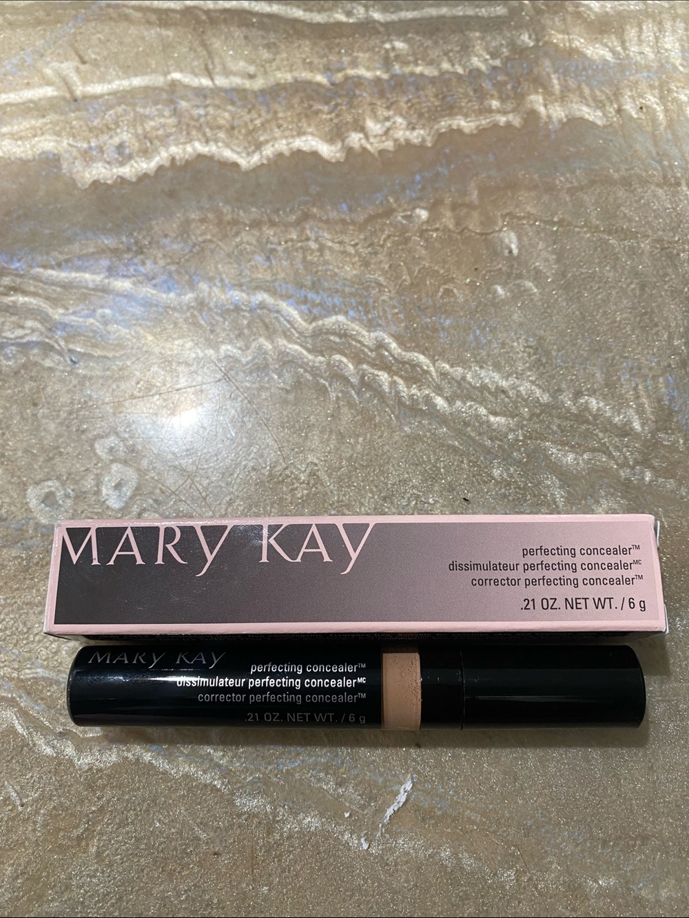 Mary Kay Light Bronze Clair Perfecting Concealer for All Skin Types / New in Box